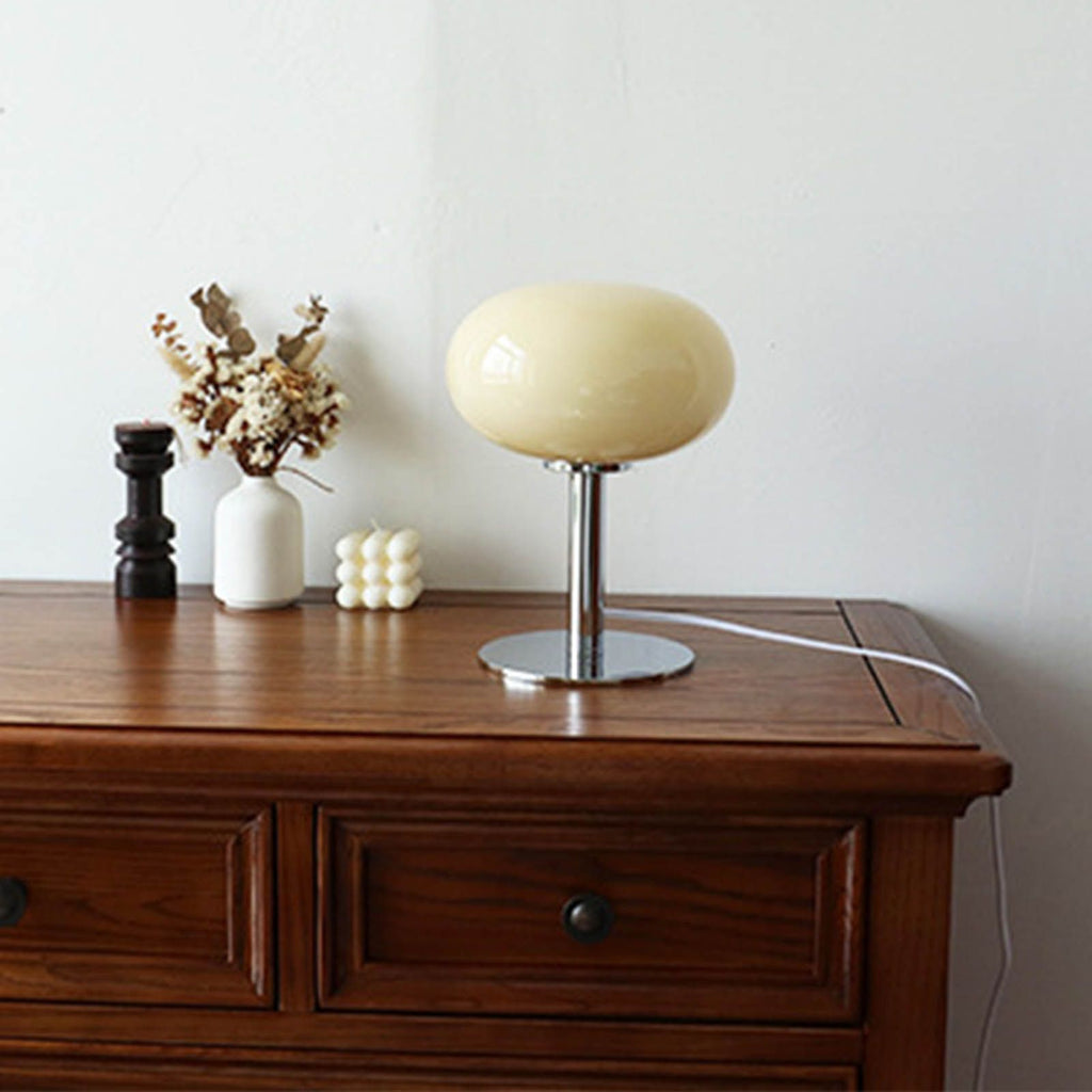 Bedside Table Lamp Iron Base Cute Shape Simple Modern Elegant Nightstand Lamp for Home Button Switch Beige