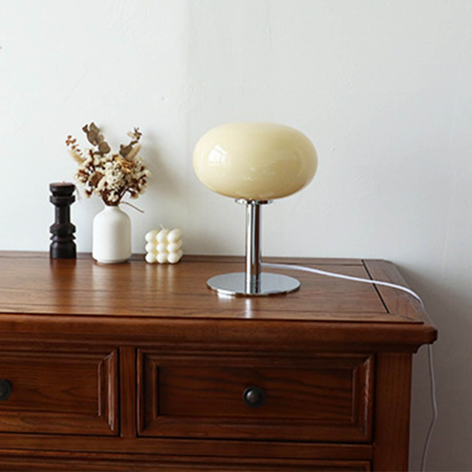 Bedside Table Lamp Iron Base Cute Shape Simple Modern Elegant Nightstand Lamp for Home Button Switch Beige