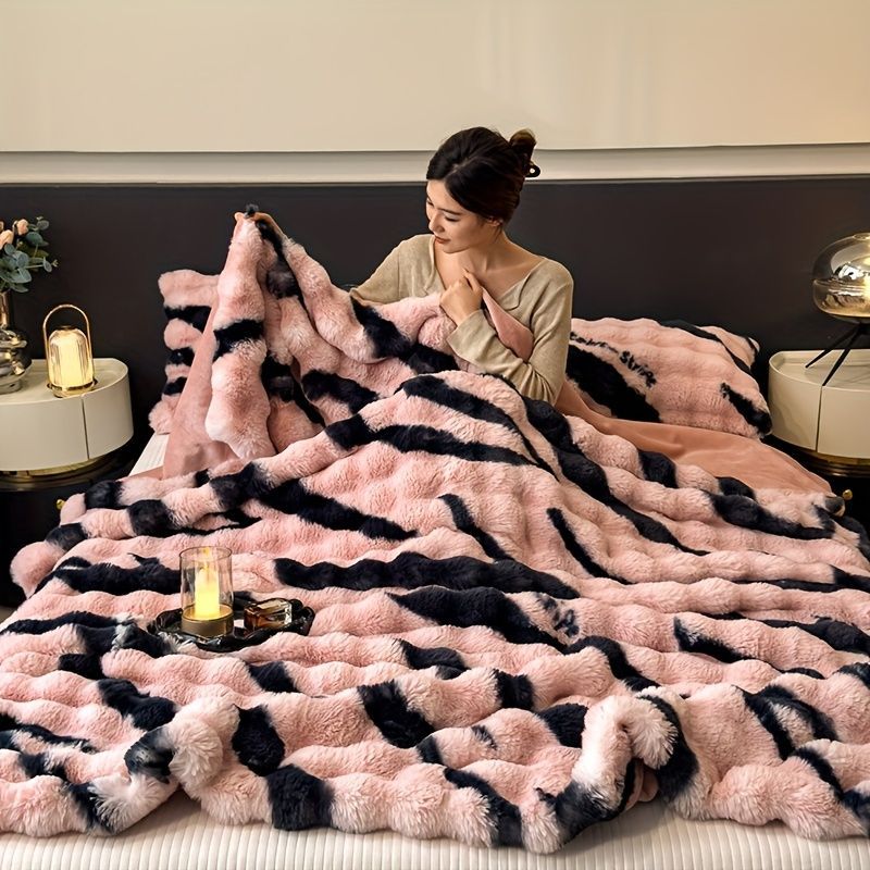 Class A Rabbit Fur Blanket Thickened Blanket Warm Blanket Home Decor Blanket - Gray - Size S  150-200cm